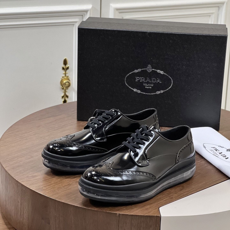 Pra*a leather shoes